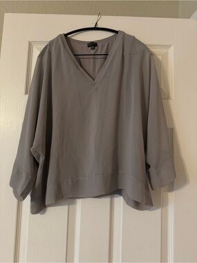 Buckle Light Gray V-Neck Dolman Sleeve Tunic